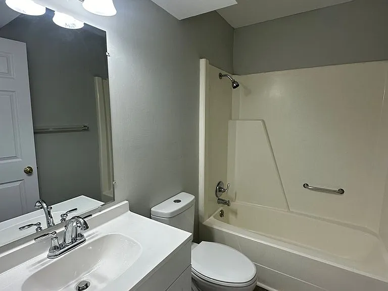 Ironwood Apartments — Photo 29