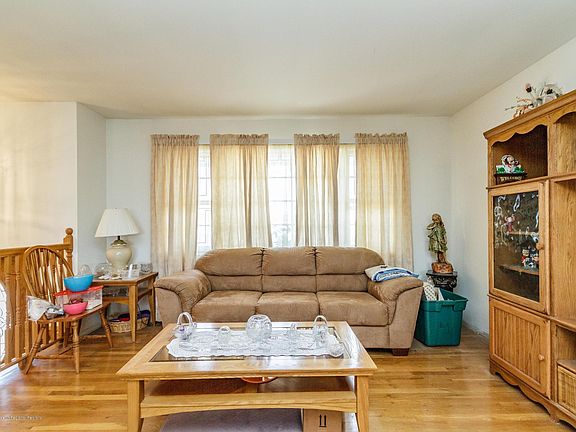 3rd image of 1823 Monitor Dr