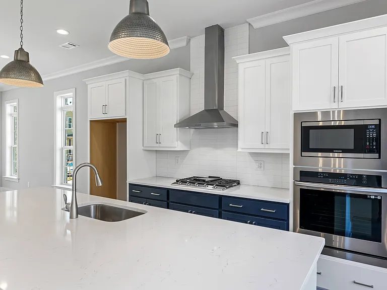 2035 Parkside Ln — Photo 17