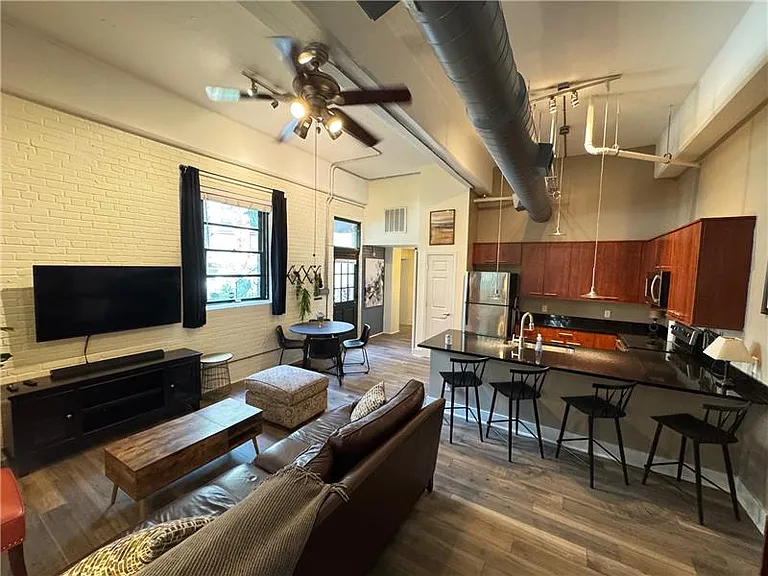 528 Selma St #B — Photo 15