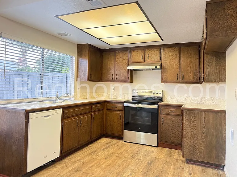 13322 Thunderhead St — Photo 6