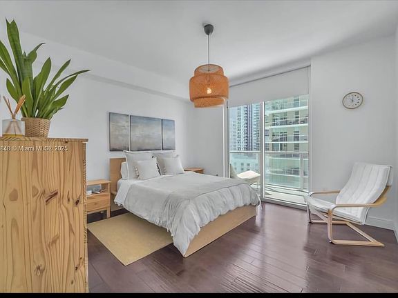 5th image of 1111 SW 1st Ave APT 2015-N