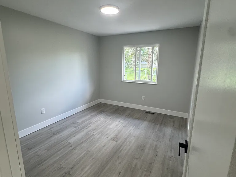 2158 Elmcrest Rd — Photo 9