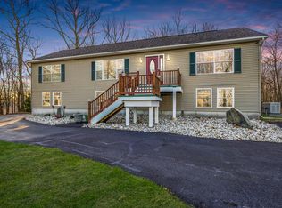 195 Water Forest Dr, Dingmans Ferry, PA 18328