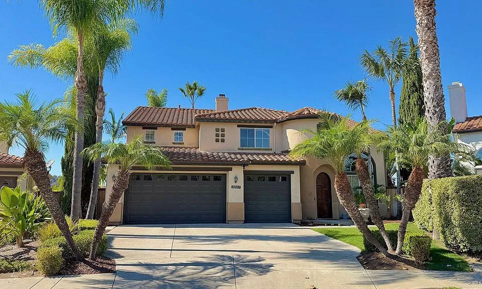 2207 Vista Chaparral