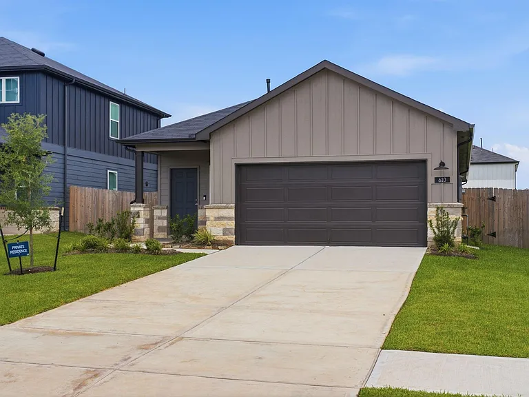 610 Amber Falls Dr — Photo 2