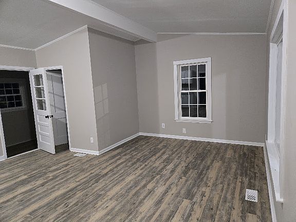 2nd image of 600 Saunders Pl #B