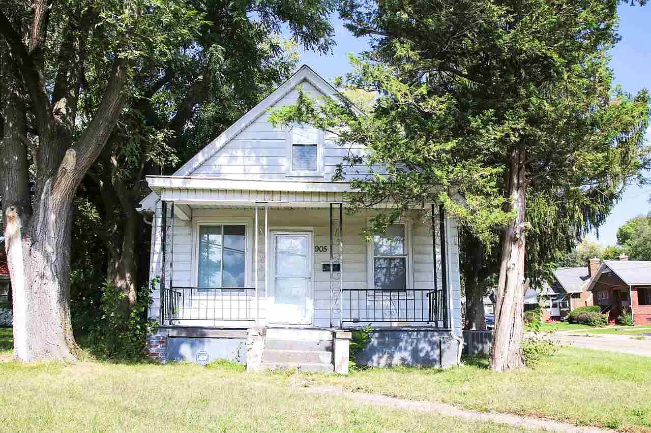 905 W Loucks Ave photo 1