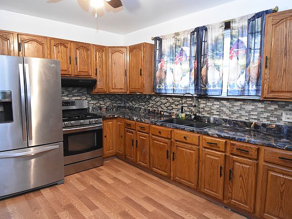 3rd image of 141 W 124th St