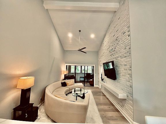 2nd image of 104 Sea Oats Dr APT G
