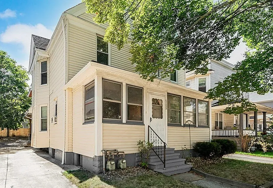 2 bed, 1.0 bath, $1,295 — Photo 1