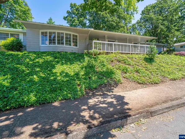 2850 Holiday Dr S, Salem, OR 97302