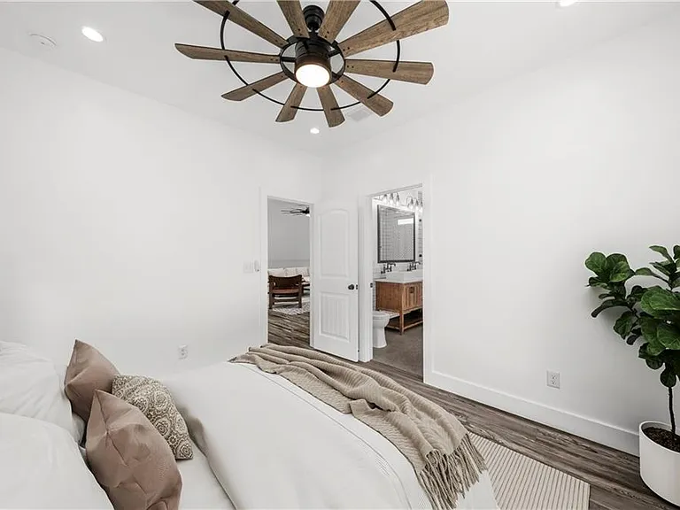 1871 Dyer Cir — Photo 30