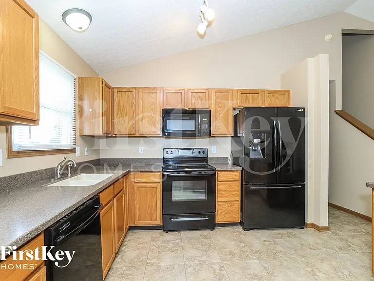 7104 Winchester Crossing Blvd — Photo 7