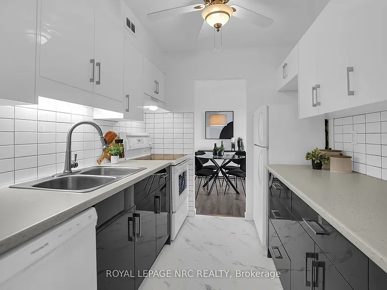 196 Scott St #208 — Photo 8