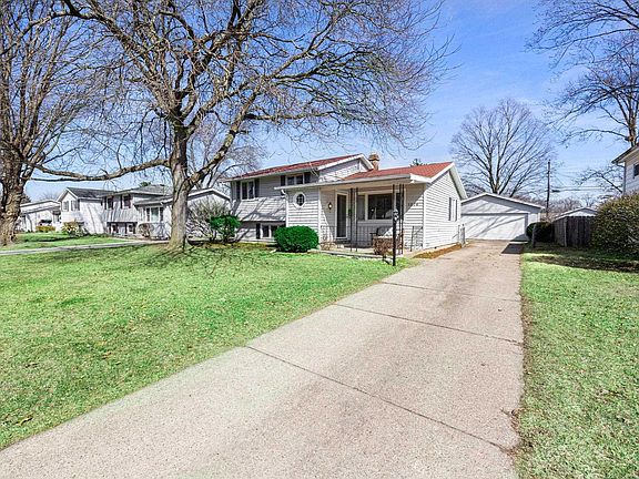 2nd image of 1816 Crestwood Blvd