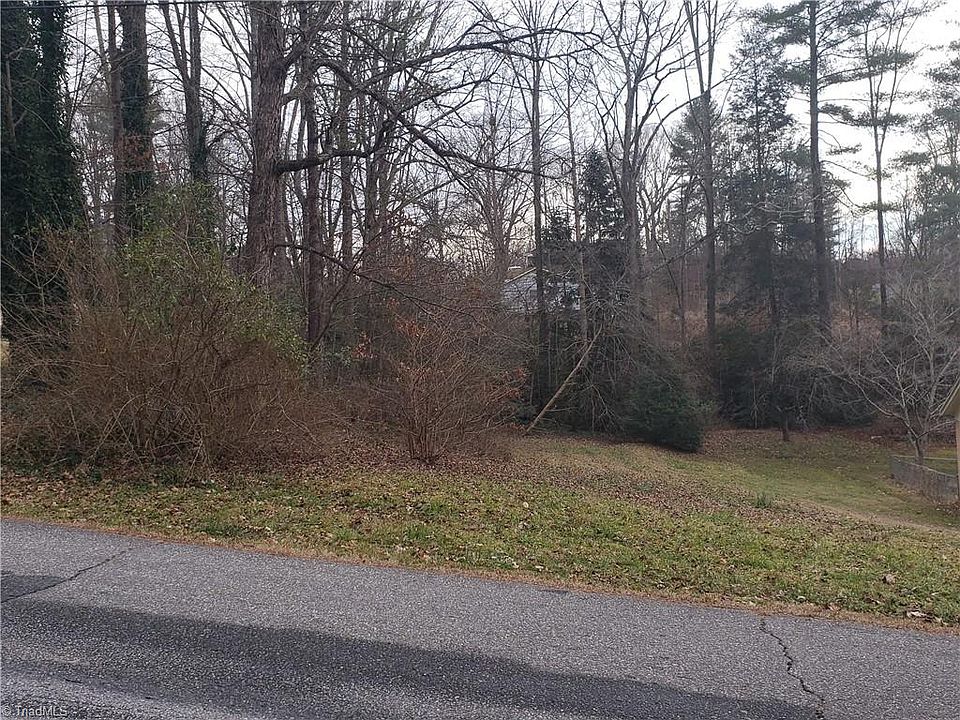 1st image of 1523 Dogwood Dr