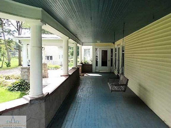 5th image of 207 W Main St