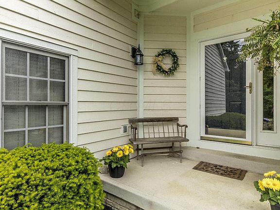 4th image of 5380 Ainsley Dr