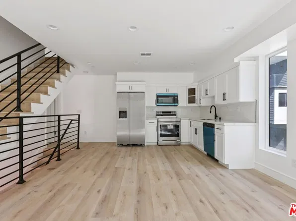 2111 Holly Dr #A, Los Angeles, CA 90068