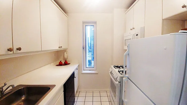 Rented by Barlavi Inc. | media 2