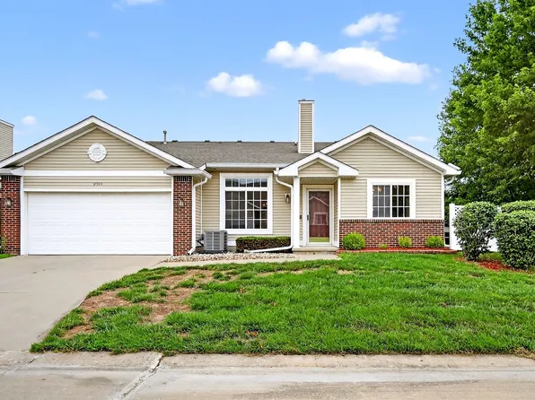 9505 Ironwood Ln, Johnston, IA 50131