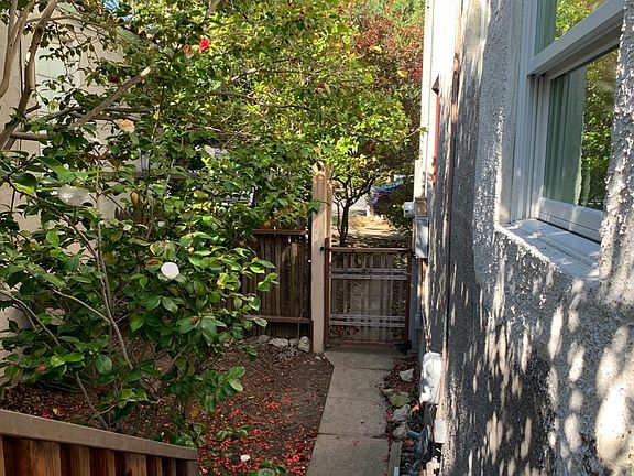 2nd image of 684 Colusa Ave