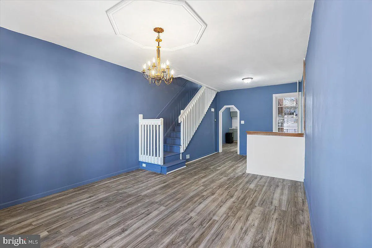 3 bed, 1111 sqft, $1,800 — Photo 2