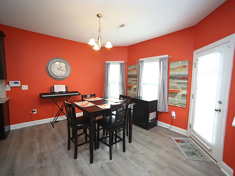 709 Lone Pine Loop — Photo 8