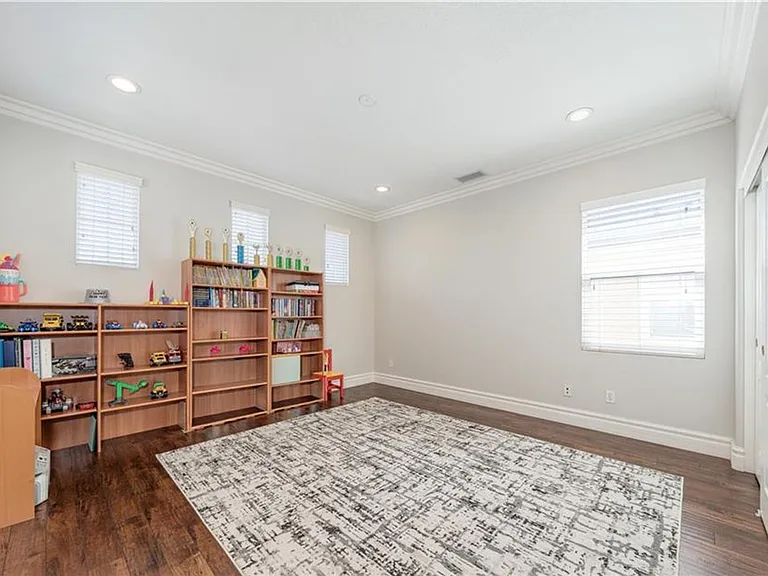 18571 Amalia Ln — Photo 30