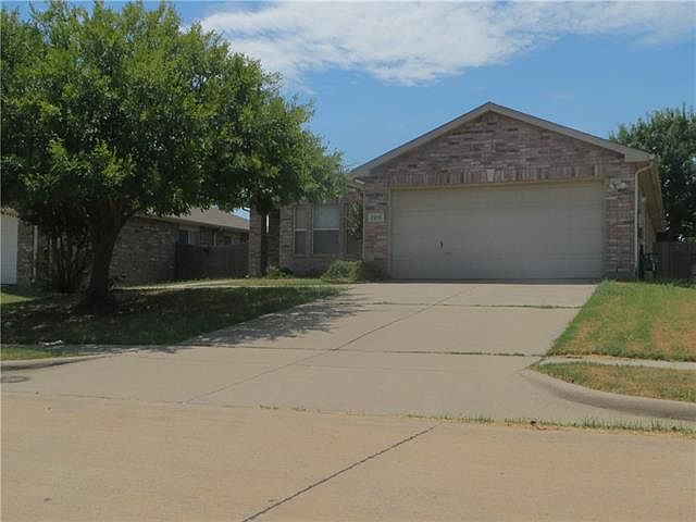1st image of 2215 Oleander Way