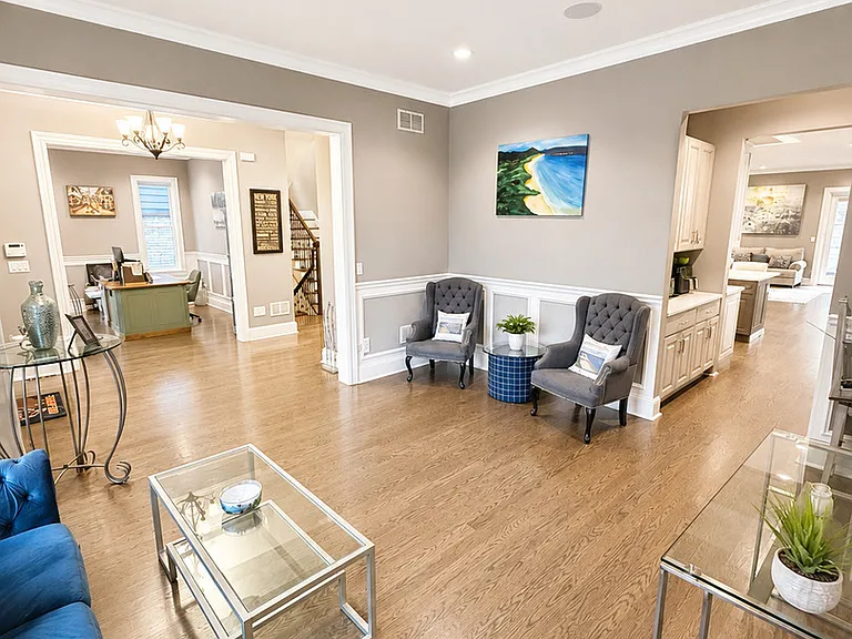 7338 W Clarence Ave — Photo 4