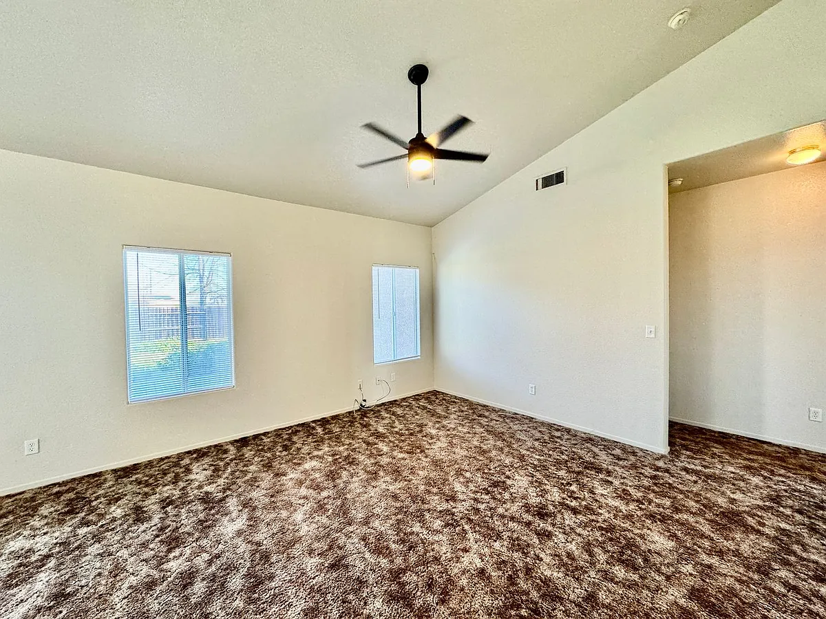 Building Photo - 2083 McTaggart Ave