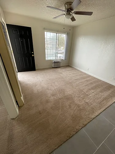108 Center St #6 Photo 1