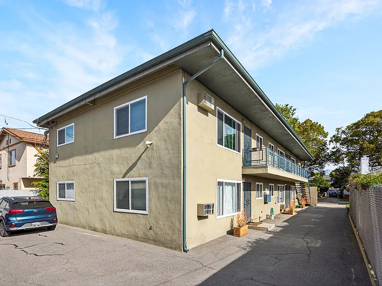 3322 Atwater Ave #1 — Photo 4
