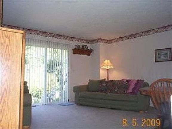 2nd image of 1611 Pheasant Ct Unit 3C