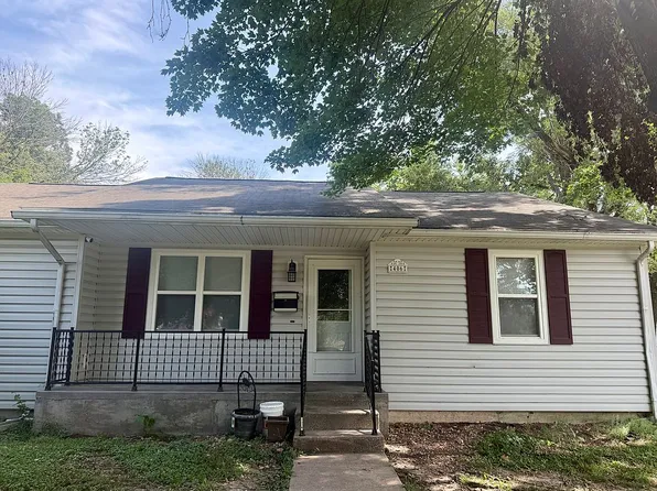 406 E Benton St, Windsor, MO 65360