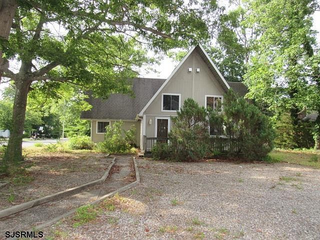 1st image of 14 Pine Tree Dr