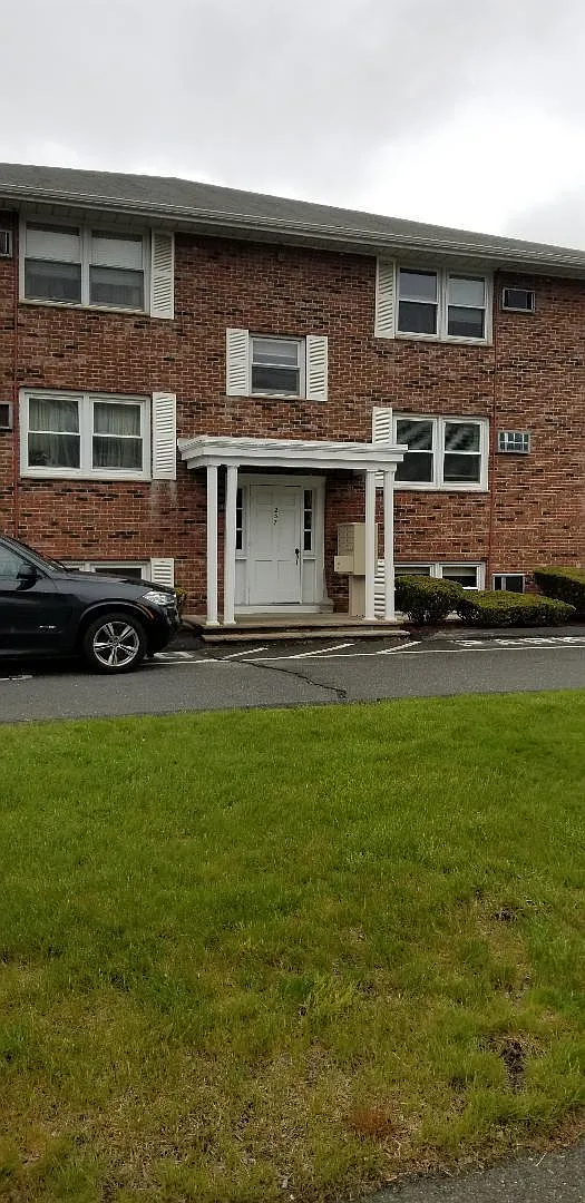 Building Photo - 237 Main St #A11