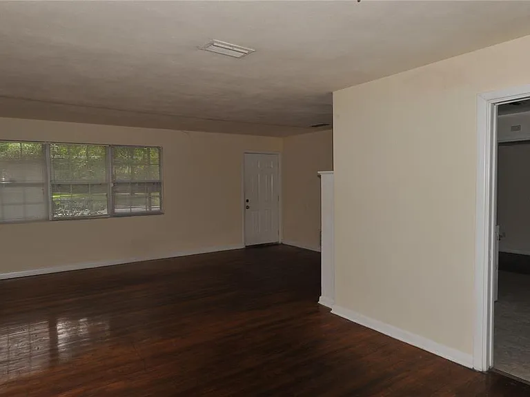 1410 NW 7th Rd — Photo 10