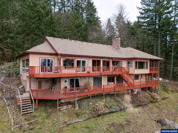 6920 NW Cardinal Dr, Corvallis, OR 97330
