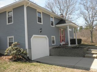 320 Crane Ave S, Taunton, MA 02780