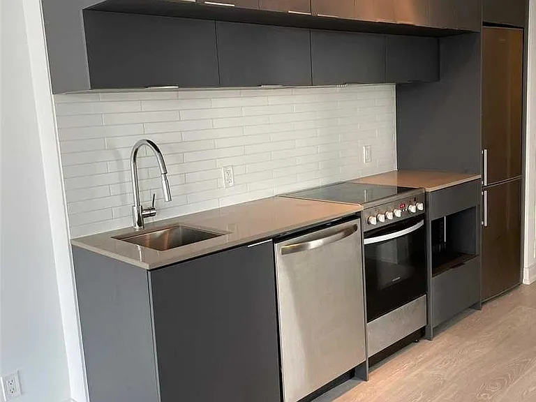181 Dundas St E #4511 — Photo 9