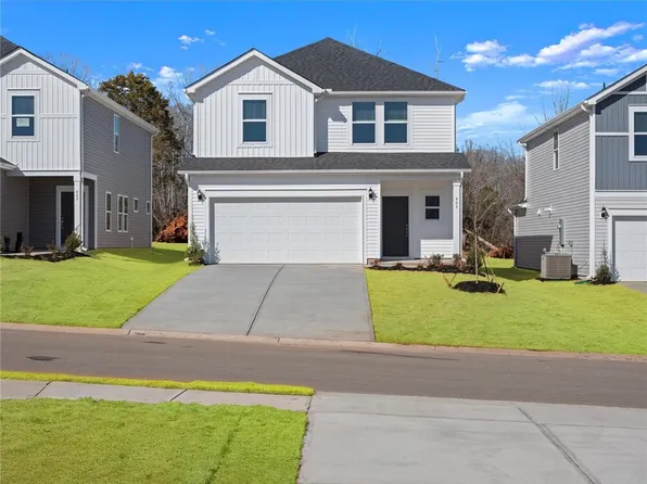 409 Yellowstone Trl, Gray Court, SC 29645