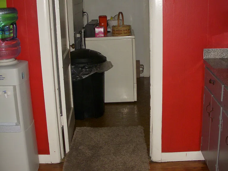 21 N Locust Ave — Photo 8