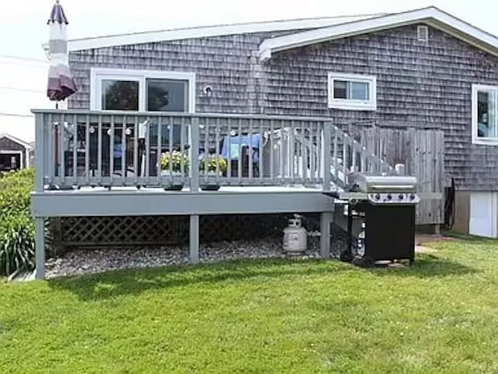 10 Stanton Ave — Photo 2