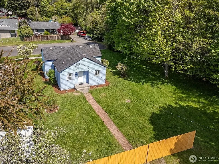 Backyard - not shown: Fencing on west side (neighbor side)