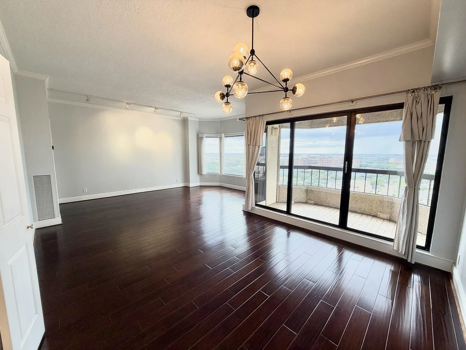 2 bed, 2.0 bath, 1250 sqft, $2,600 — Photo 4