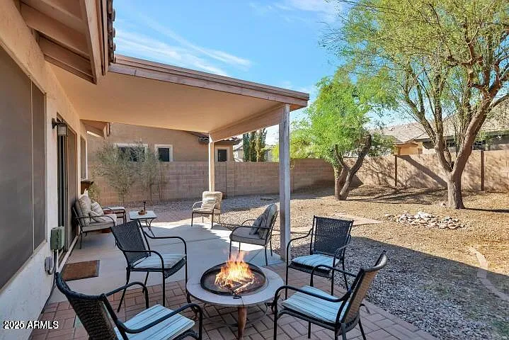 3 bed, 2.0 bath, 1539 sqft, $2,300 — Photo 2
