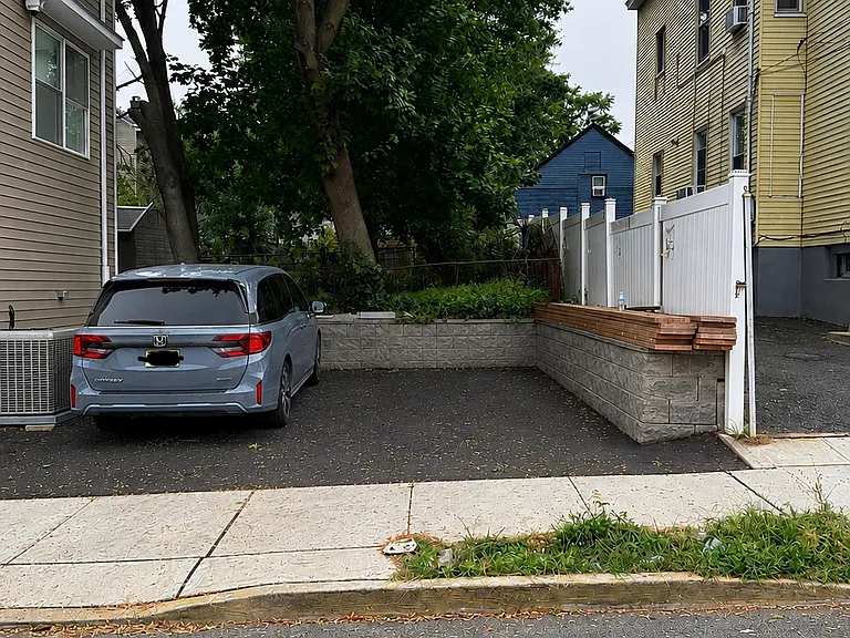 213 N 4th St — Photo 2